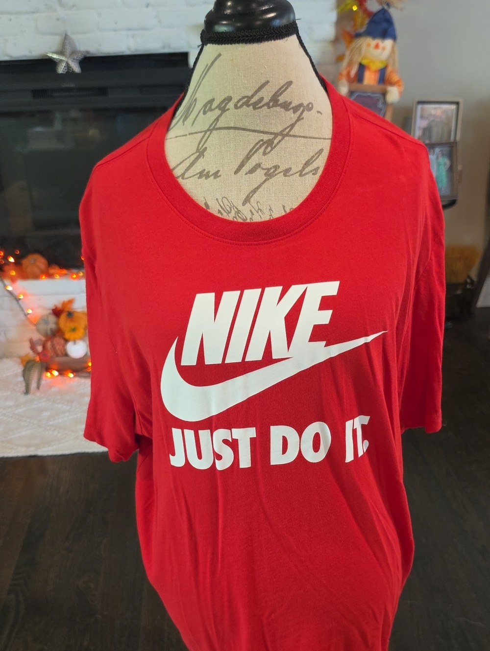 Nike Red Graphic Adult Size 'Just Do It' Short Sleeve Tee